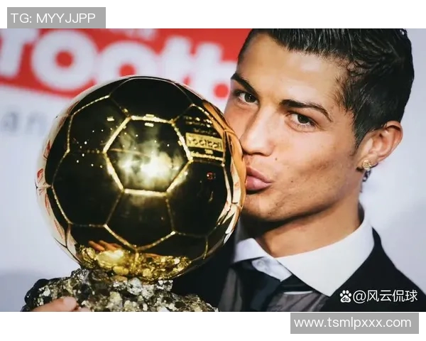 罗纳尔多足球明星摆件精美设计展现球王风采完美呈现运动魅力